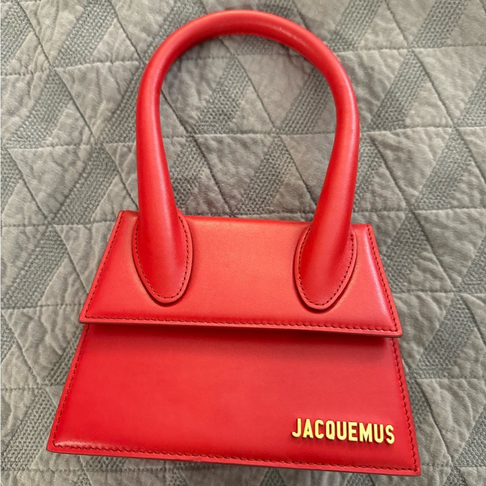Jacquemus Moyen Chiquito bag in red worn once